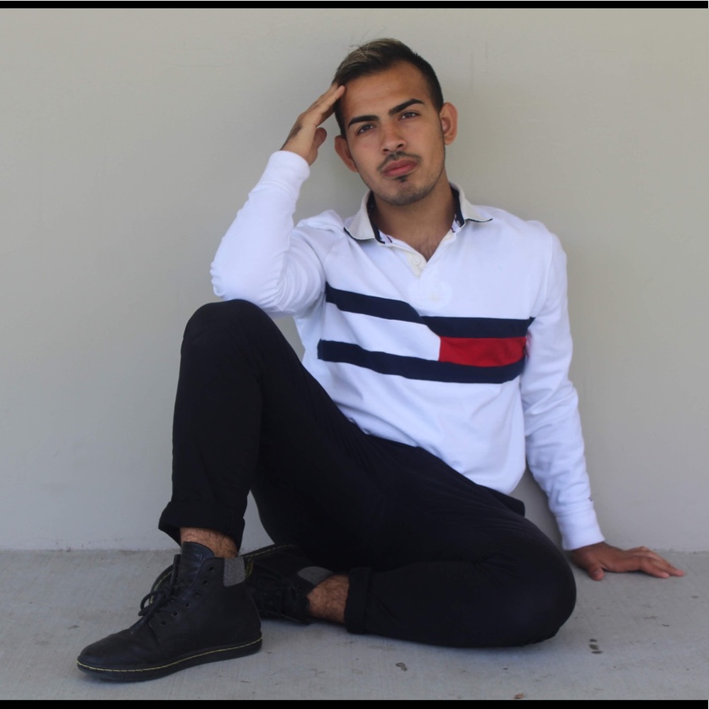 Medium Tommy Hilfiger collared shirt